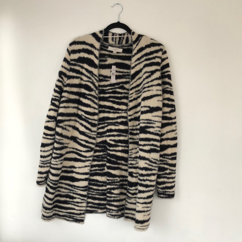 LOFT Size L Cream and Black Zebra Print Sweater